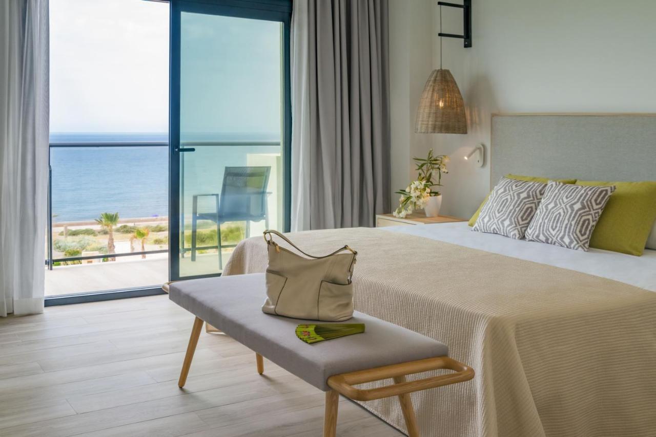 Cabogata Beach Hotel Retamar  Dış mekan fotoğraf A bedroom at the hotel