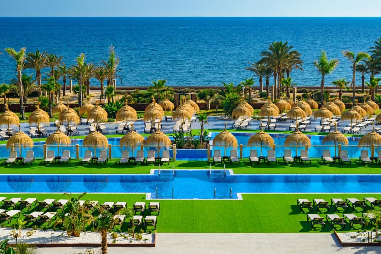 Cabogata Beach Hotel Retamar  Dış mekan fotoğraf The resort's pool area
