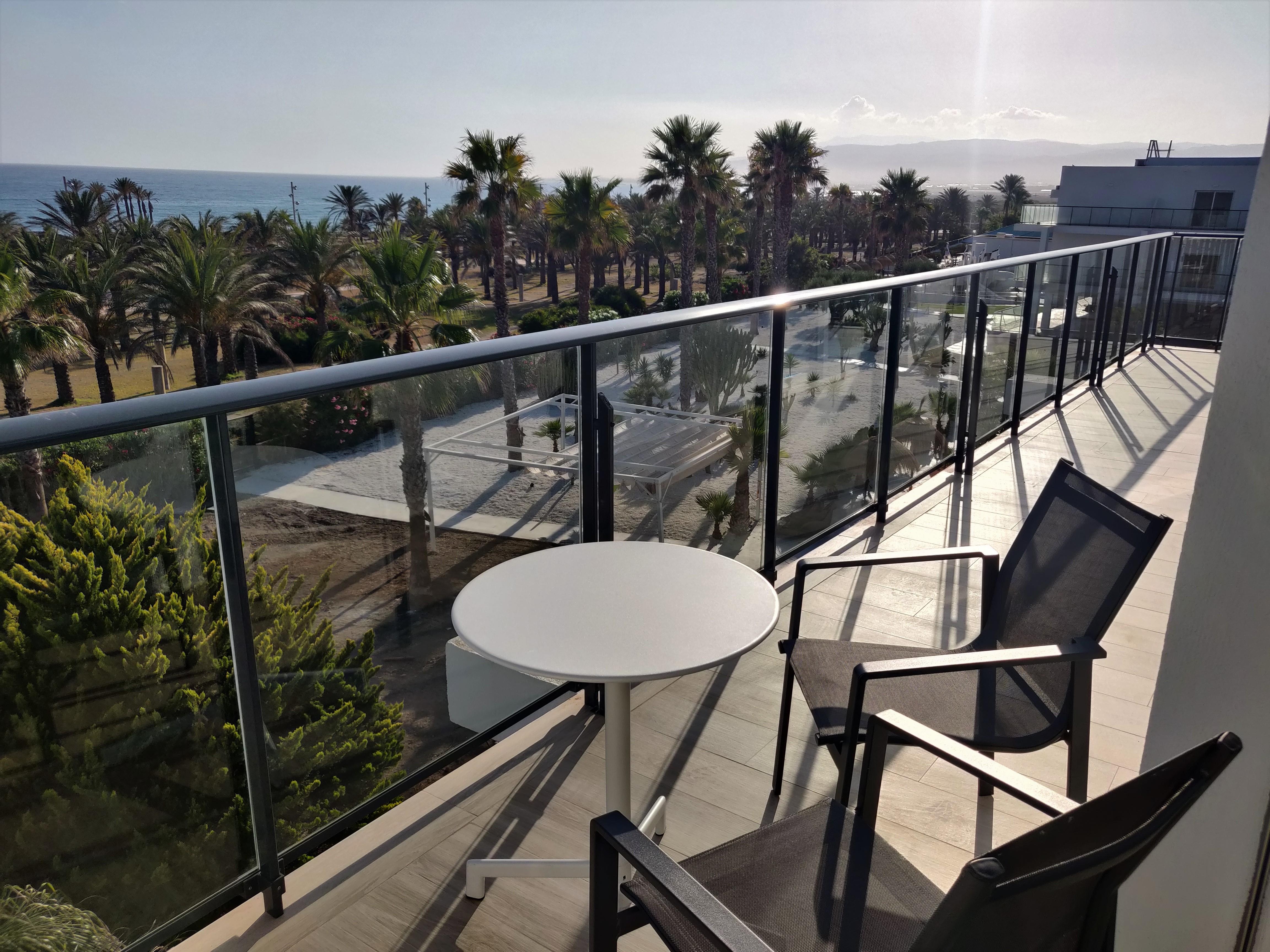 Cabogata Beach Hotel Retamar  Dış mekan fotoğraf A balcony in a hotel