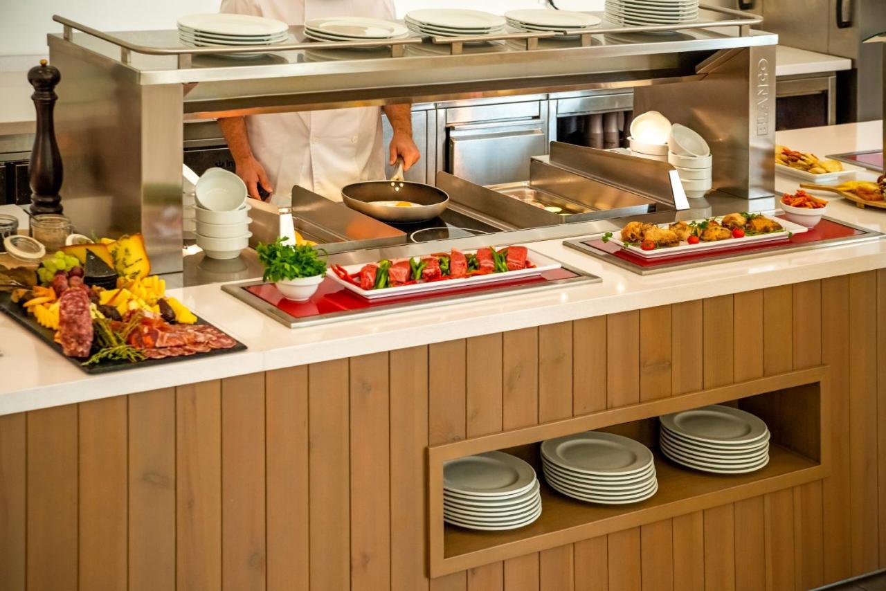 Cabogata Beach Hotel Retamar  Dış mekan fotoğraf A buffet
