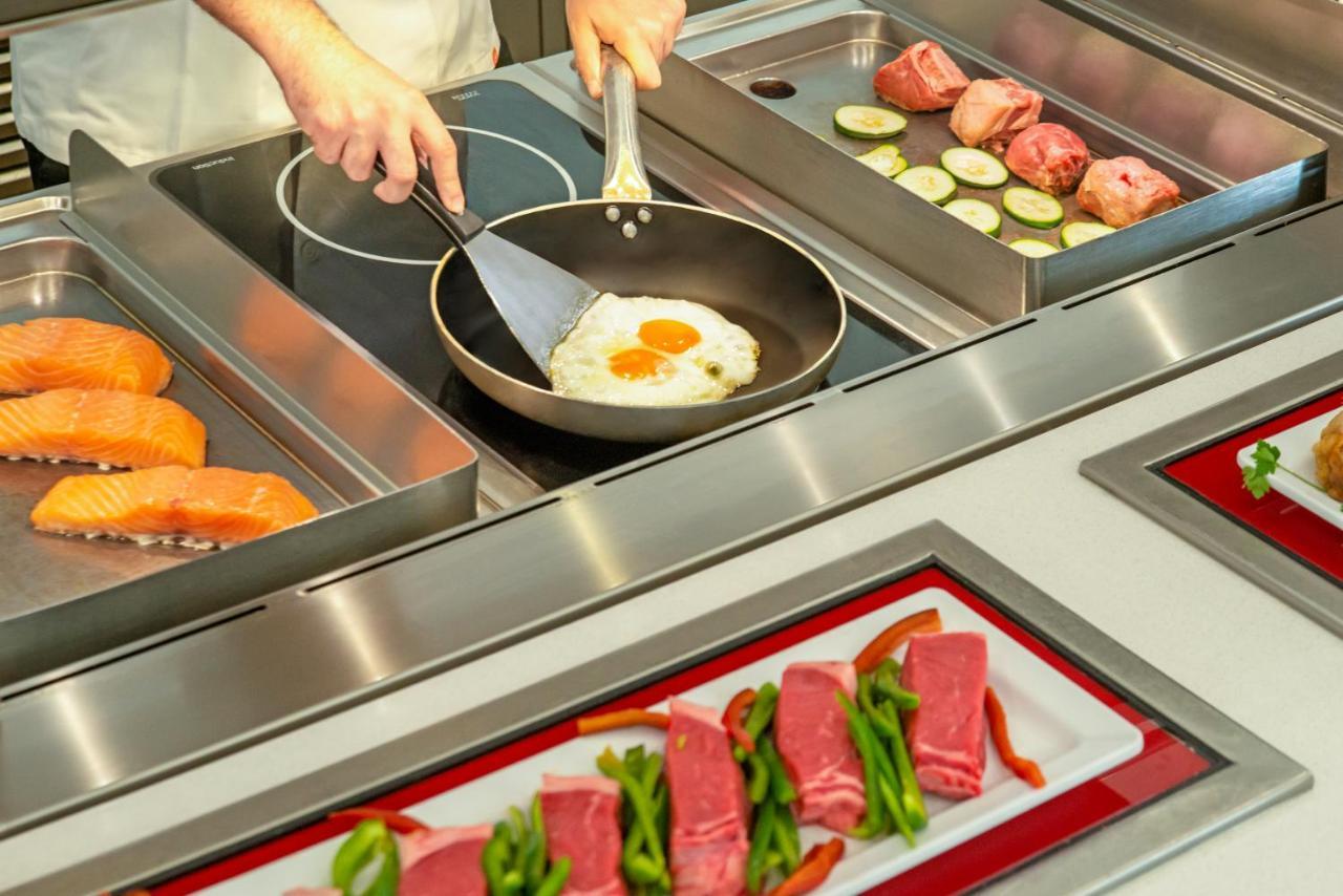 Cabogata Beach Hotel Retamar  Dış mekan fotoğraf A commercial kitchen