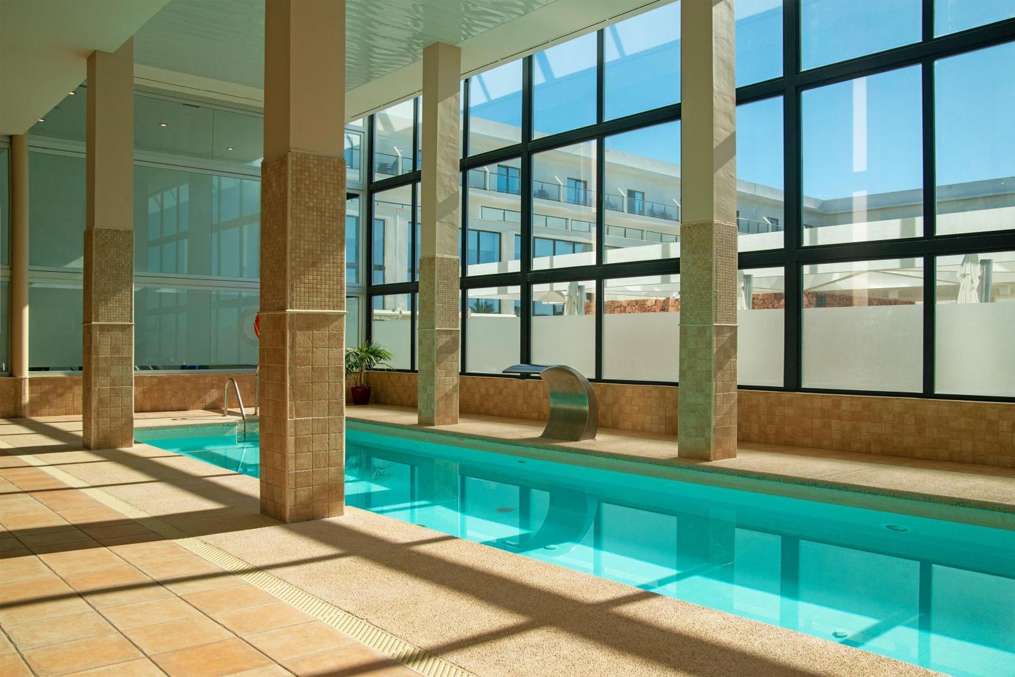 Cabogata Beach Hotel Retamar  Dış mekan fotoğraf The swimming pool at the hotel